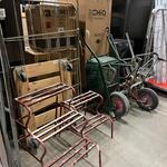 6x Divers bouwmateriaal w.o. kruiwagens en trappen